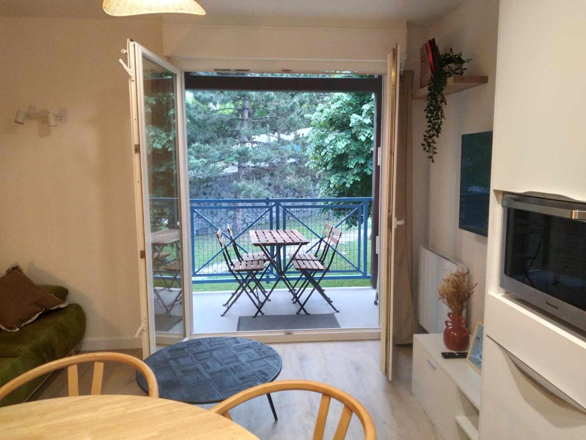 Duplex Lumineux - 40M2 - 2 Chambres - Balcon Terrasse - Parking - Entierement Renove En Mai 2024 Cauterets Bagian luar foto